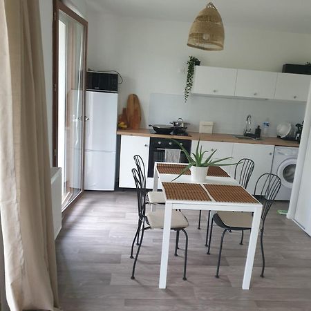 Allee Des Cedres Villepinte  Exteriör bild