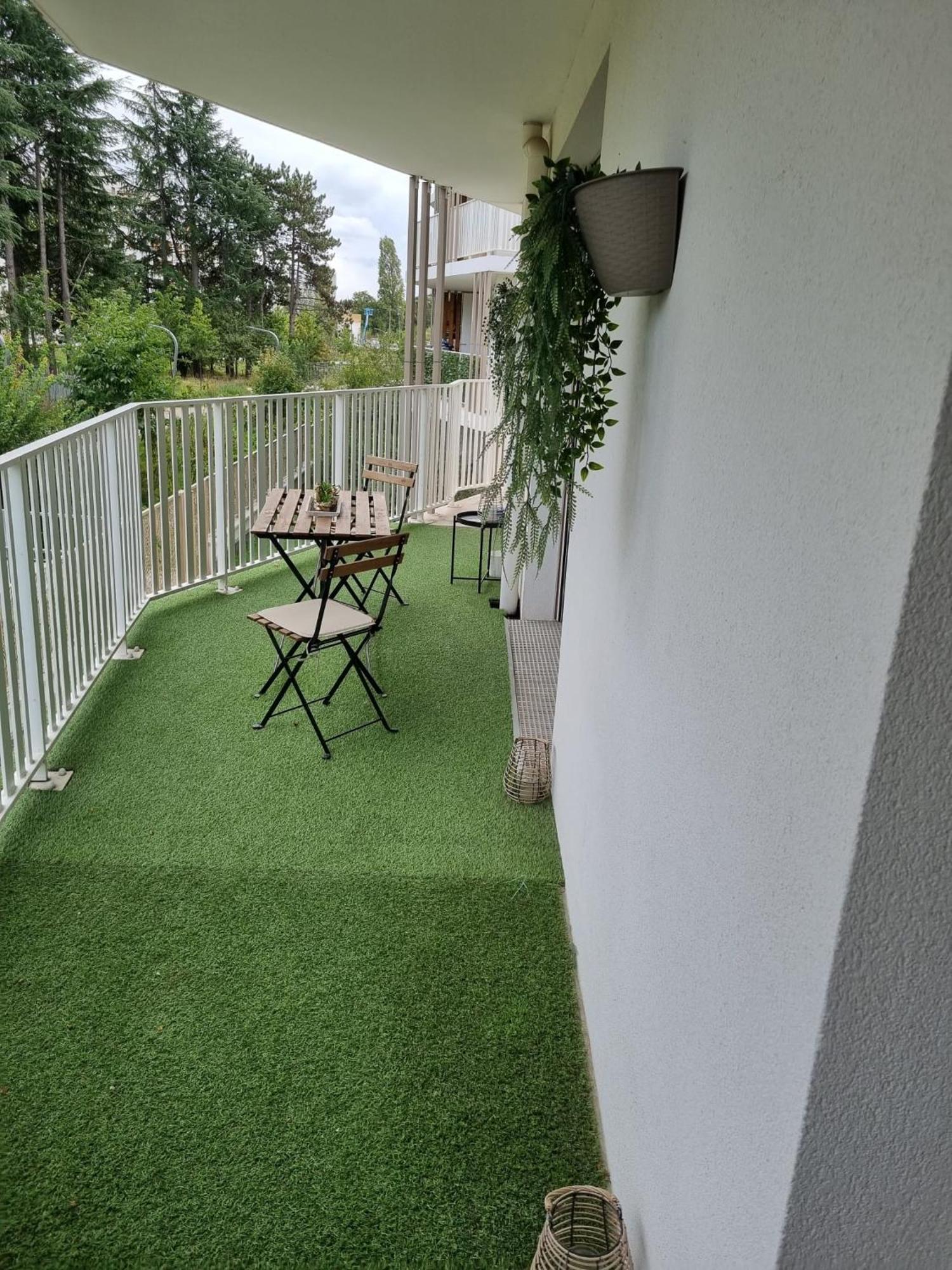 Allee Des Cedres Villepinte  Exteriör bild